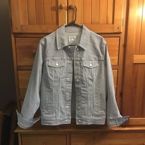 Old Navy never worn striped jean jacket! Size L